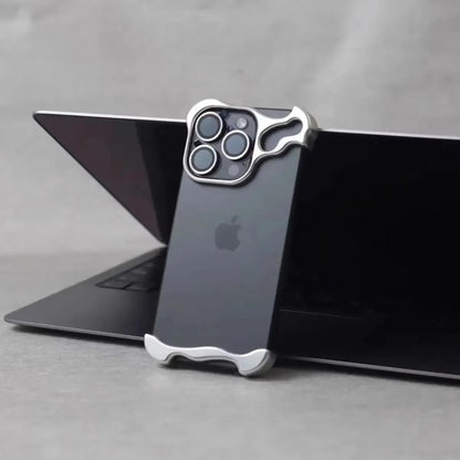 Minimalistic Bump Case